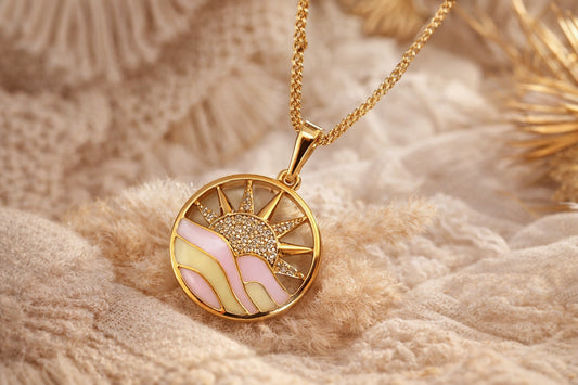 Collar Sol-Amanecer con Dije Enchapado doble oro 18k