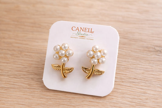Aretes Flor Perla –  Bañado en oro