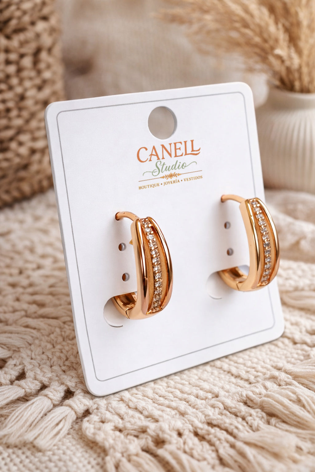 Argolla con linea de Circones Bañado en oro de 18k