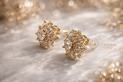 Aretes Flor lleno de circones y punto de Luz - Bañado en oro 18k