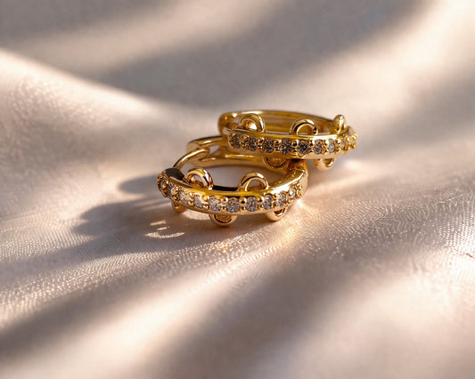 Argolla a con circones incrustados Bañado en Oro 18k